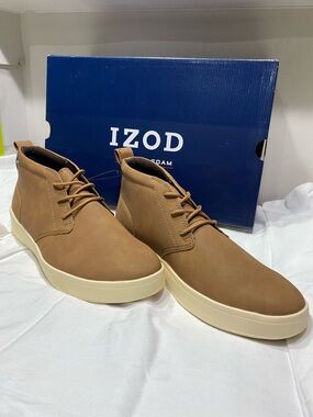 Izod Tan/Brown Men’s Chukka Boots with Cream Sole